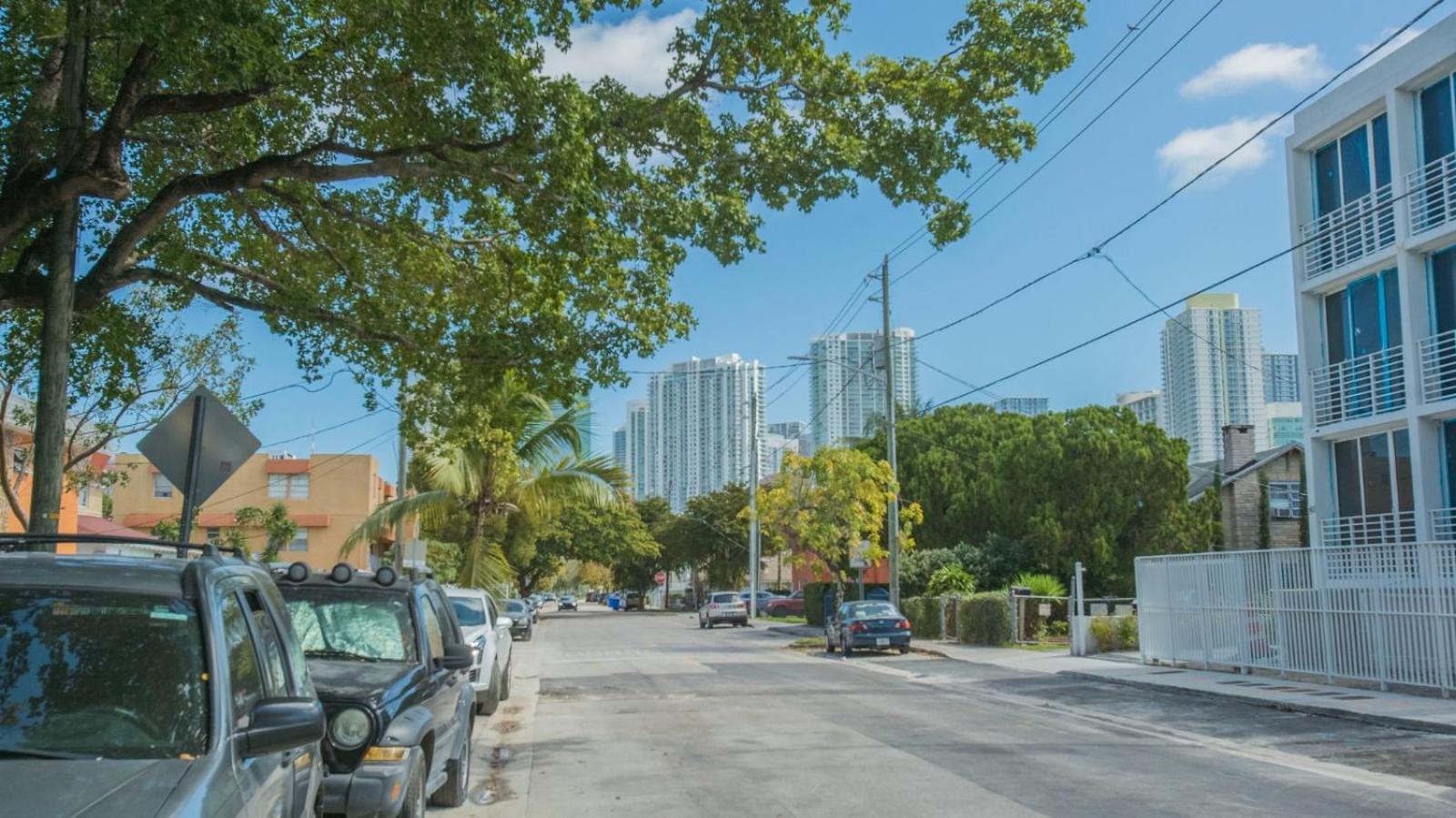 Comfortable 3 Bed Centrally Located In Apartment Miami