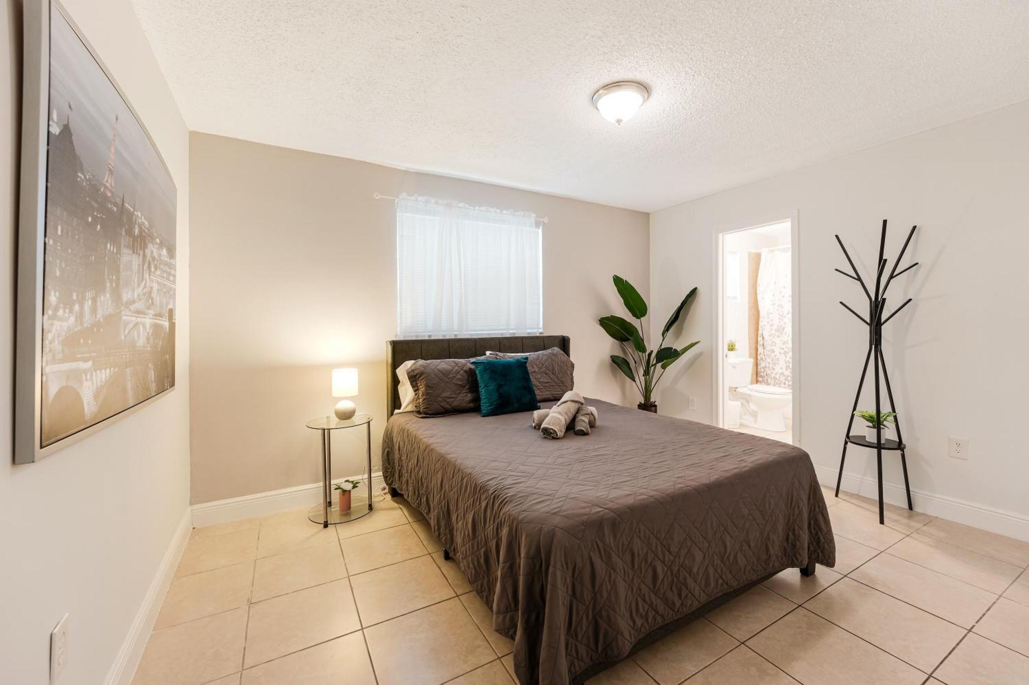 Apartment Comfortable 3 Bed Centrally Located In Miami